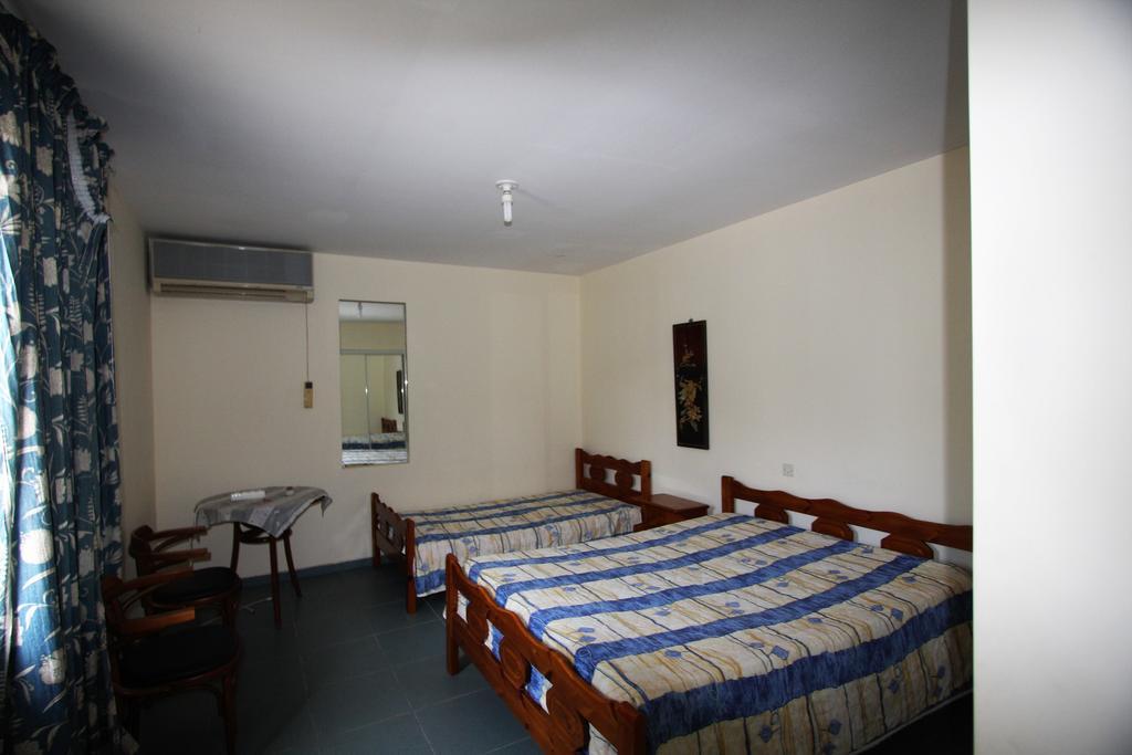 Miloi Rooms And Apartments Bagian luar foto