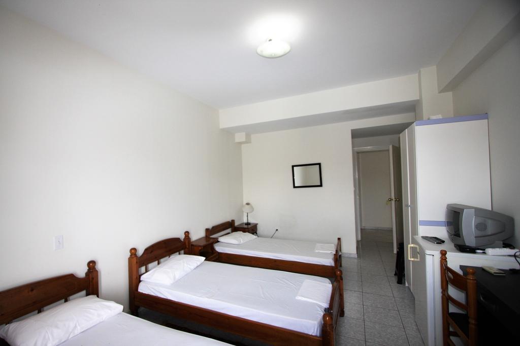 Miloi Rooms And Apartments Bagian luar foto