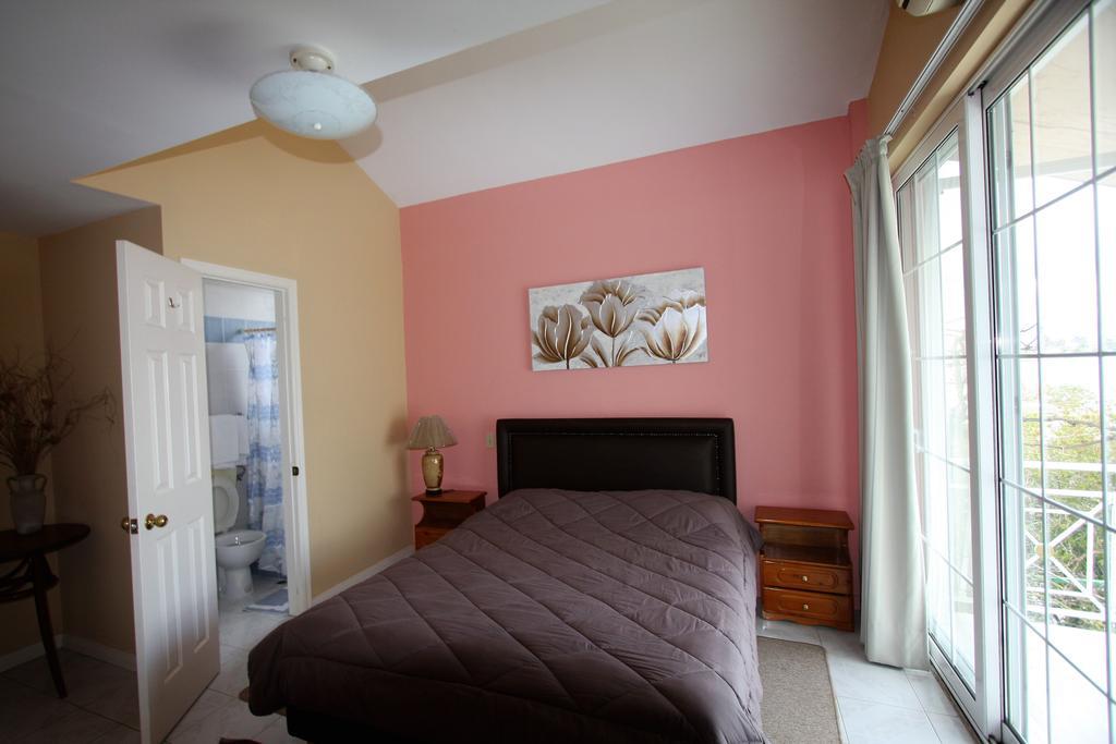 Miloi Rooms And Apartments Bagian luar foto