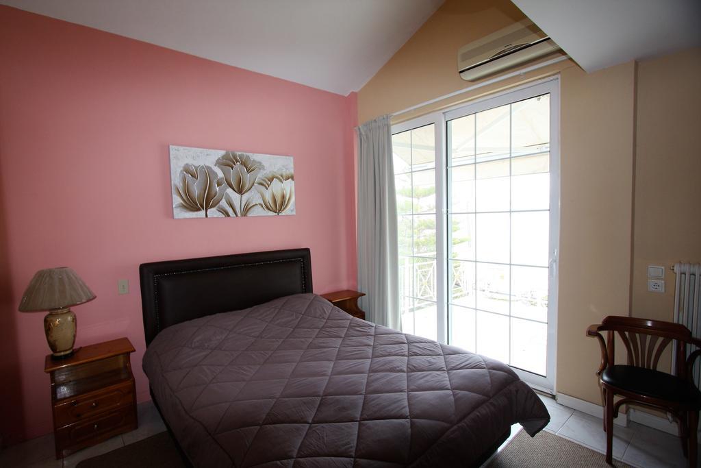Miloi Rooms And Apartments Bagian luar foto
