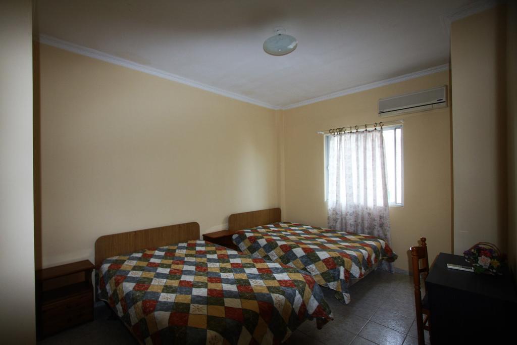 Miloi Rooms And Apartments Bagian luar foto