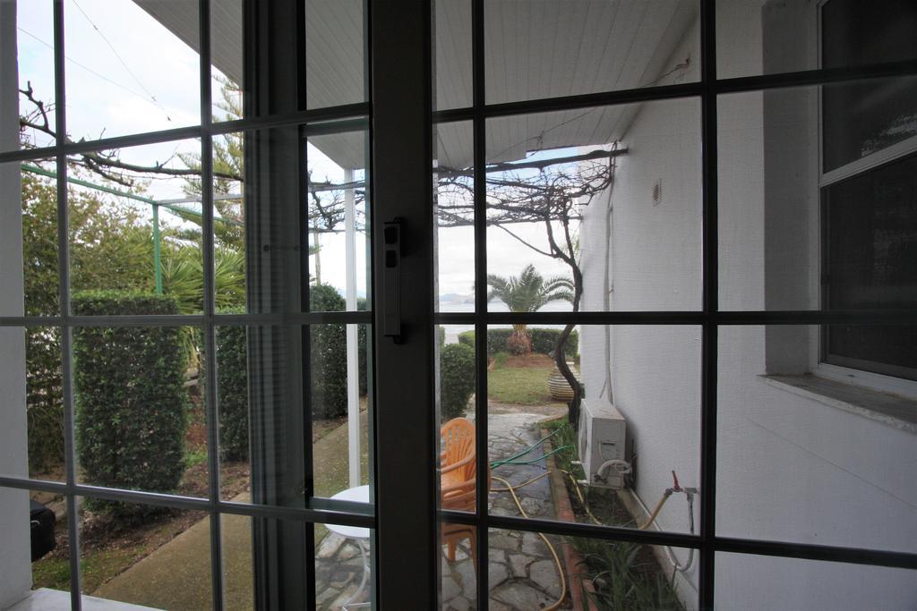 Miloi Rooms And Apartments Bagian luar foto