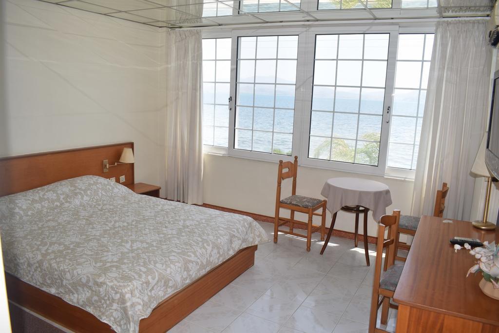 Miloi Rooms And Apartments Bagian luar foto